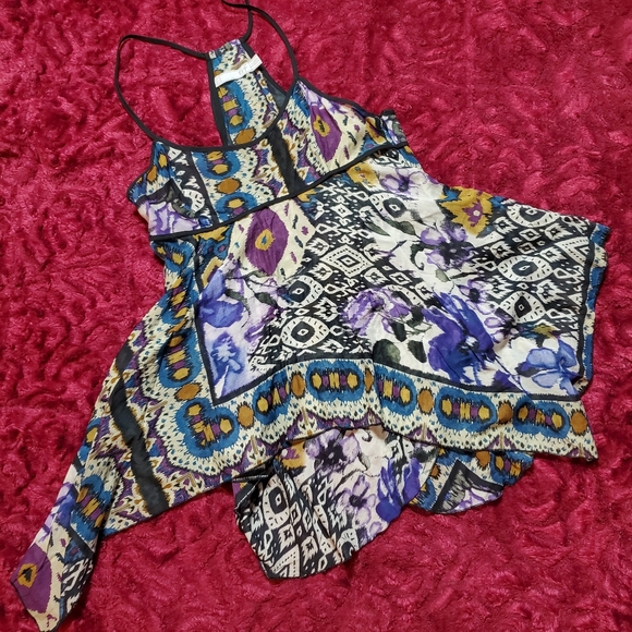 VIBRANT PATTEN HANDKERCHIEF HEM TANK TOP! - Picture 9 of 15